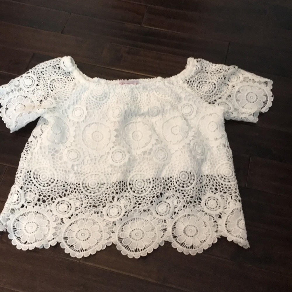 Lace off the shoulder top size M